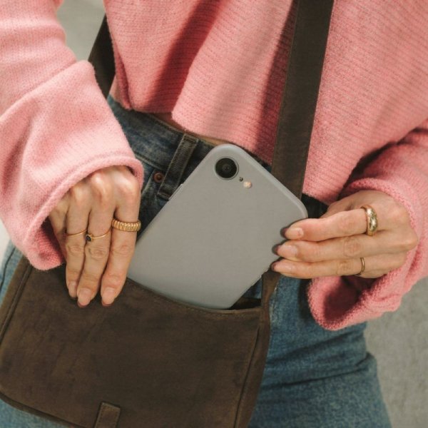 Silikonowe etui do iPhone 16e / 17e MagSafe – Tech-Protect Silicone – Szary Kamień