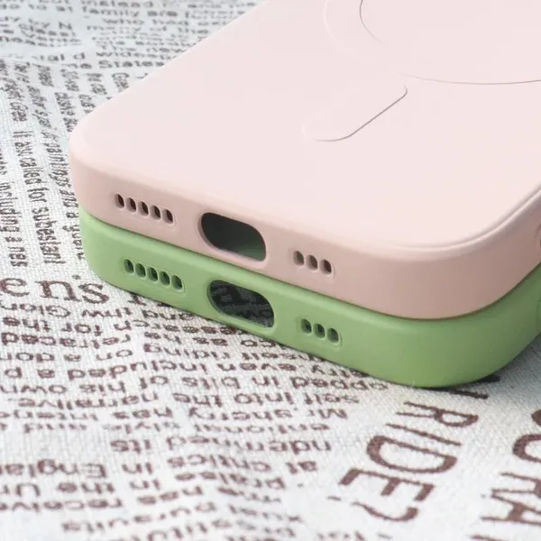 Silikonowe magnetyczne etui iPhone 14 Pro Silicone Case Magsafe - fioletowe