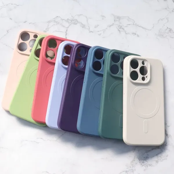Silikonowe etui kompatybilne z MagSafe do iPhone 15 Pro Silicone Case - kremowe