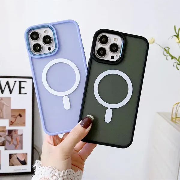 Magnetyczne etui z MagSafe Color Matte Case do iPhone 15 Plus - fioletowe