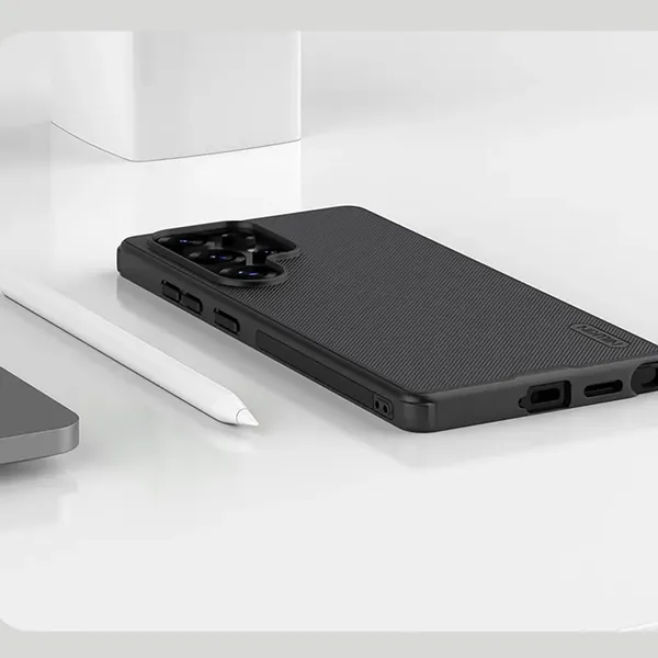 Etui Nillkin Super Frosted Shield Pro Magnetic Case na Samsung S25 Ultra z MagSafe - czarne
