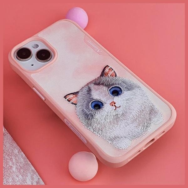 Nimmy etui iPhone 15 Pro Max 6.7         różowy/pink Big Eyed Pet 2.0 Cat