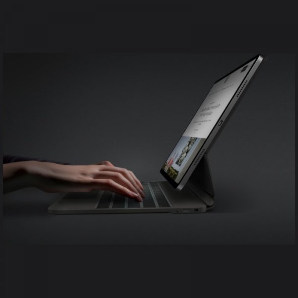 Etui UNIQ Venno Pro Magnetic Smart       z klawiaturą do iPad Air 11" M2 2024 / M3 2025 / M4 2026 | Air 10.9" (2022/20) | iPad Pro 11" (2022/21) czarny