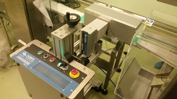 Laser-marking cabinet for packet marking