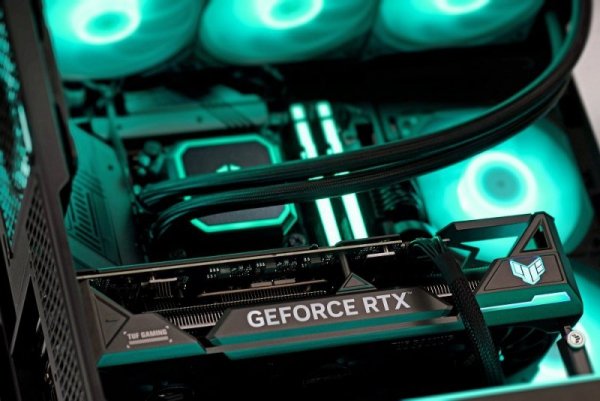 Komputer gamingowy Actina View 7800X3D 32GB 1TB RTX5070Ti 750W no OS