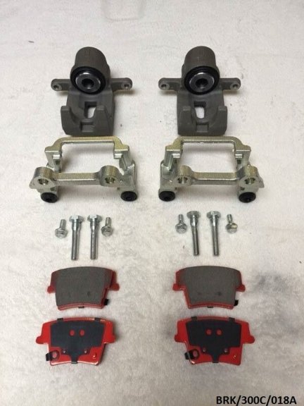 2 x Rear Brake Caliper & CERAMIC Pads for Chrysler 300C 2005-2015 BRK/300C/018A