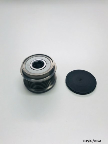 Alternator Clutch Pulley for Jeep Cherokee KJ 2.5D & 2.8D 2002-2007 EEP/KJ/065A