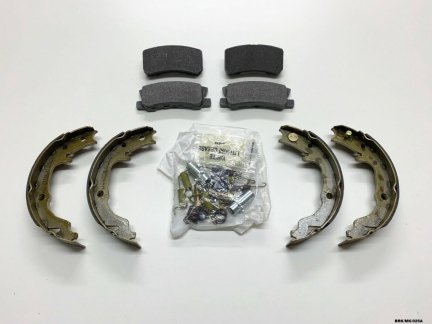 Rear Pads, Shoes & Fitting KIT for Jeep Compass & Patriot 2007-2017 BRK/MK/025A