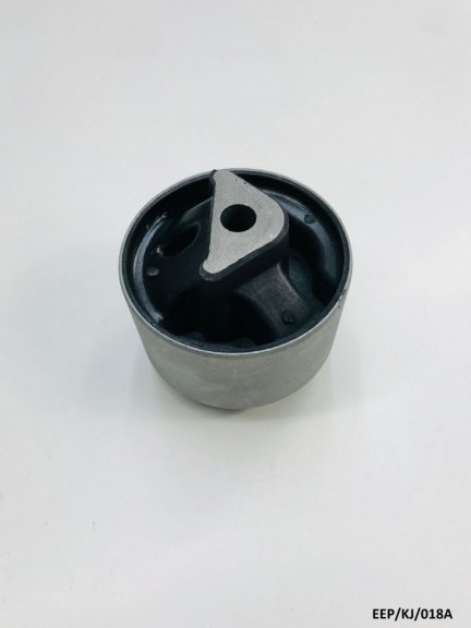 Right Engine Mount Bush for Jeep Cherokee Liberty KJ 2.4L 2002-2005  EEP/KJ/018A