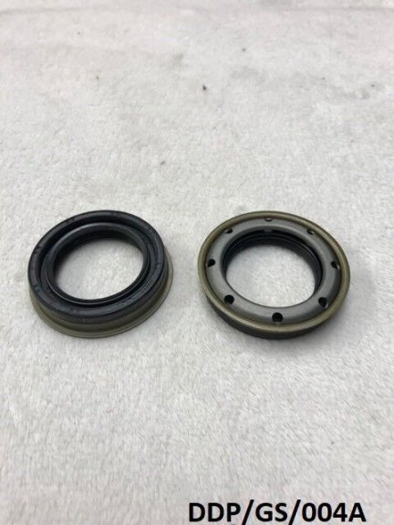 2 x Front Axle Shaft Seal for Chrysler Voyager 1997-2007 DDP/GS/004A Manual