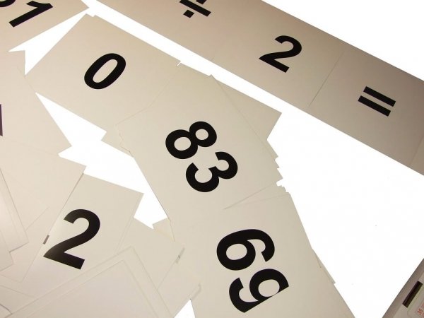 Matematyka 2. Nauka liczenia metodą Domana. Cyfry i znaki matematyczne