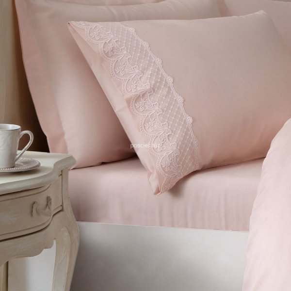 Ekskluzywna pościel na prezent Tivolyo Olivia pink z koronką