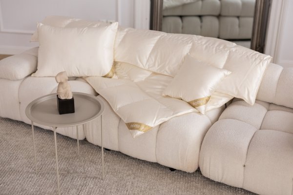 Zestaw kołdra puchowa z jedwabiem Dolce zimowa 200x220+2poduszki