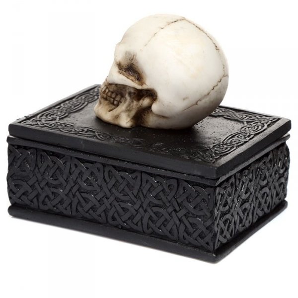 czarna prostokątna szkatułka celtycka z czaszką