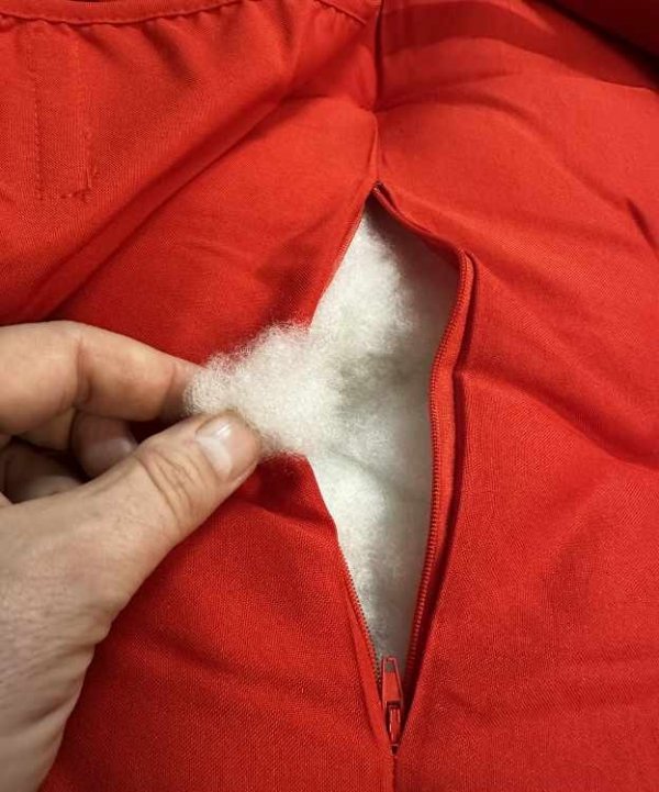 sztuczny brzuch Świętego Mikołaja – czerwony, regulowany, możliwość uzupełnianie wypełniennia brzucha