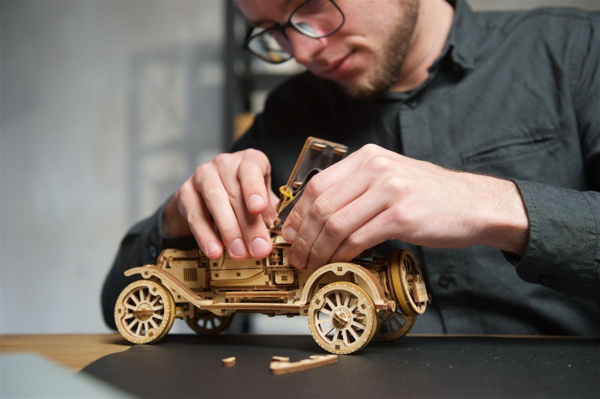 Puzzle 3D Drewniane Samochód Retro UGR-T uGEARS