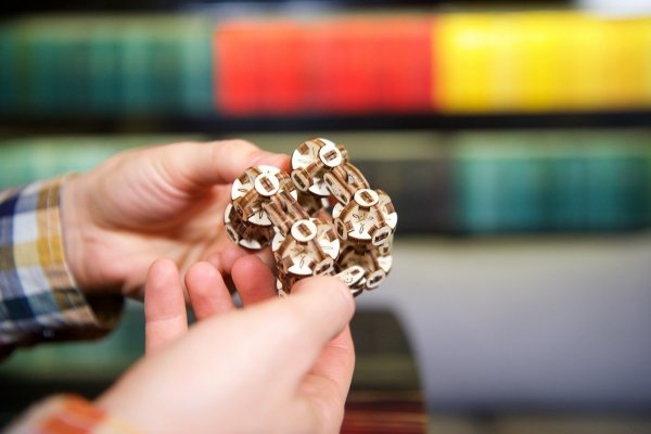 Puzzle 3D Drewniane Sześcian Sferyczny uGEARS