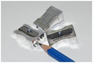 Temperówka metalowa ścięta z wgłęb.KUM 400-1K