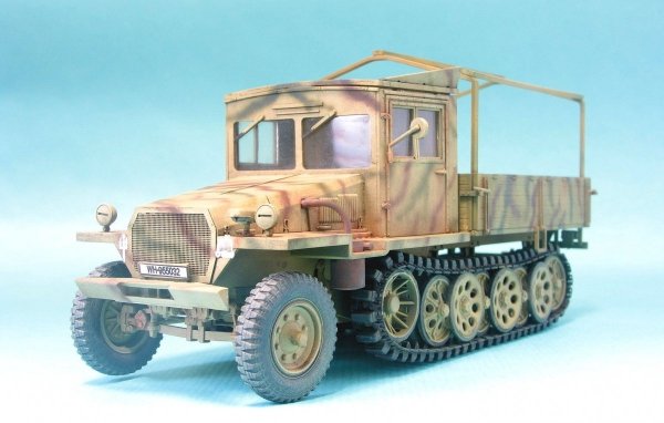 AFV Club AF35047 Sd.Kfz 11 Late Version 1/35