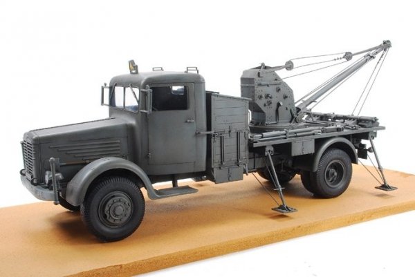 AFV Club AF35279 Kfz.100 L4500A W/Bilstein Crane 1/35