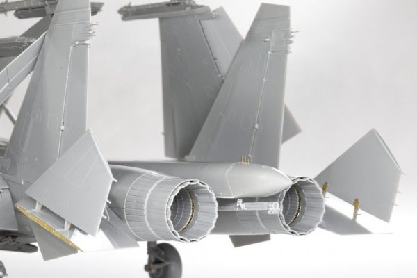 MiniBase 8001 SU-33 Flanker-D 1/48 