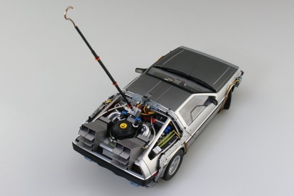 Aoshima 06436 Timemachine From Back To The Future Part I 1/24