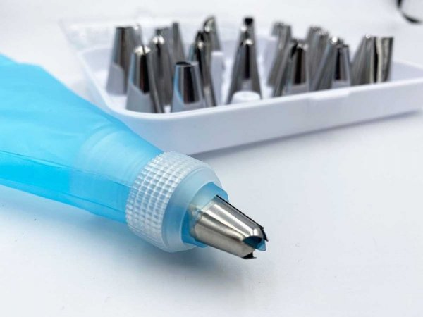 RĘKAW CUKIERNICZY DO DEKORACJI CIAST TYLKI 26szt. 1580