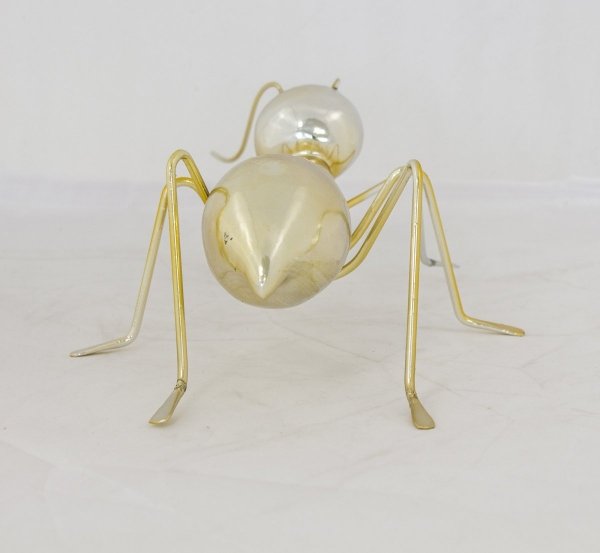 Figurka Mrówka kolor szampański