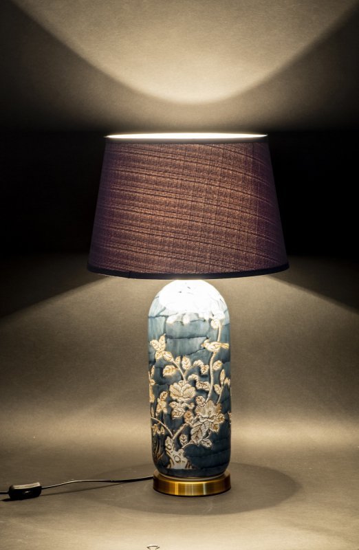 Lampa ceramiczna wysoka 69x38x38 z motywem roślinnym i abażurem