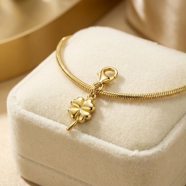 Charms przywieszka koniczyna 3D złoto 585 