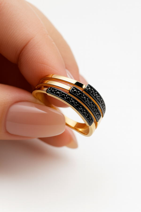 Pierścionek szeroki z czarnymi wstęgami R.18 złoto 585