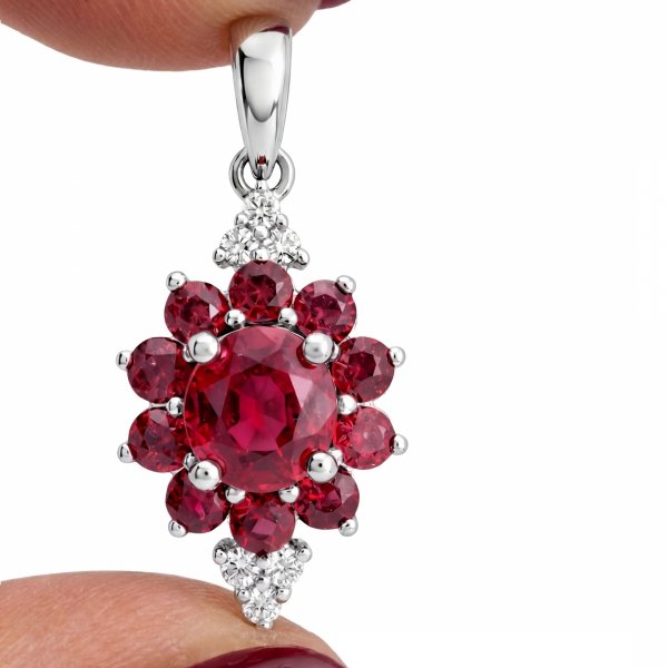 Wisior kwiat z naturalnym rubinem srebro 925
