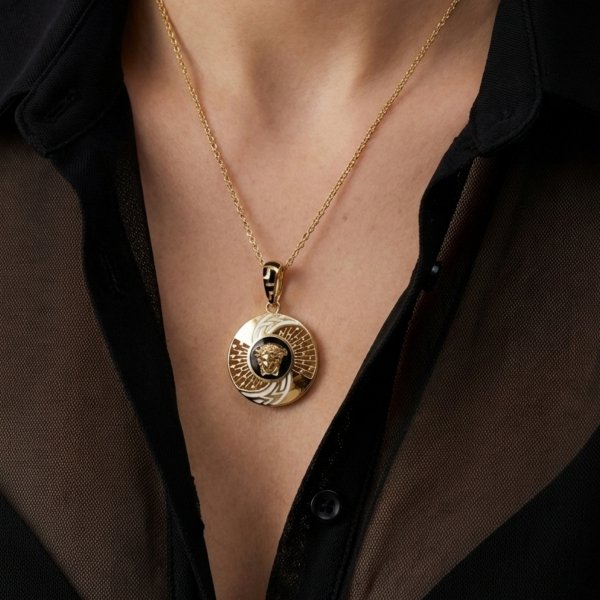 Wisior koło  LEW 3D okazały złoto 585