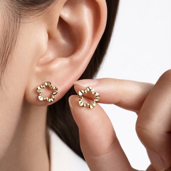 Kolczyki sztyft kontur kwiatu złoto 585 