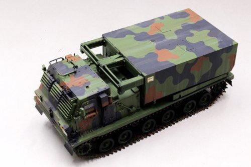 Trumpeter M270/A1 Multiple Launch Rocket System