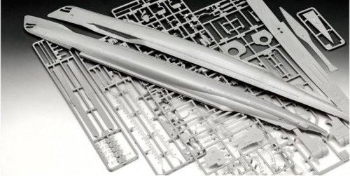 Revell Model plastikowy German Submarine T.IX C/40 1/144