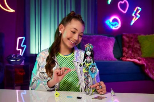 Mattel Lalka Monster High Monster Frankie Stein