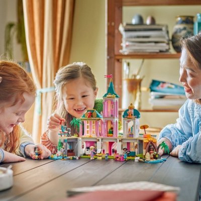 LEGO Klocki Disney 43267 Zamek księżniczek i królewskie zwierzaki