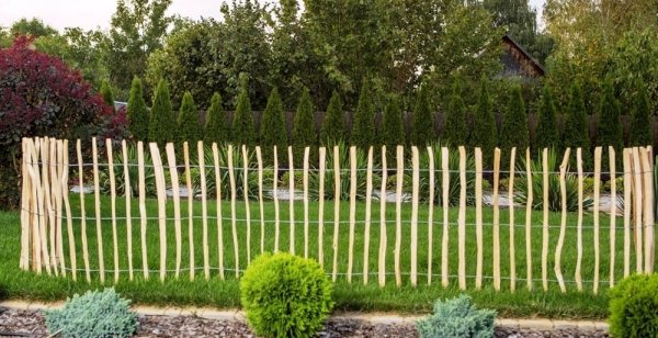 Staketenzaun Holzzaun Haselnussholz imprägniert - 0.8m x 5m, Lattenabstand 3-4cm