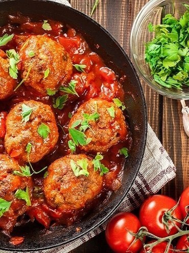Skandynawskie klopsiki w sosie pomidorowym