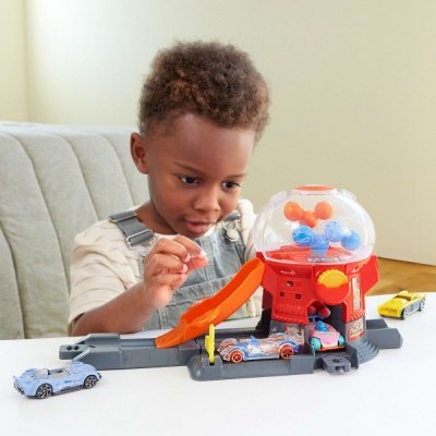 Hot Wheels Tor samochodowy Speed Snap Zestaw Sklepik Guma balonowa + autko