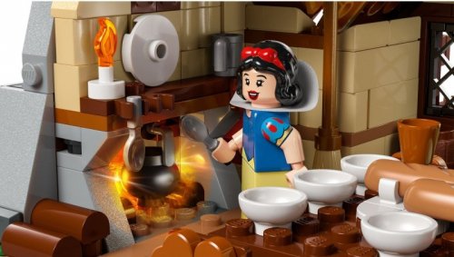 LEGO 43242 Disney Chatka Królewny Śnieżki i siedmi