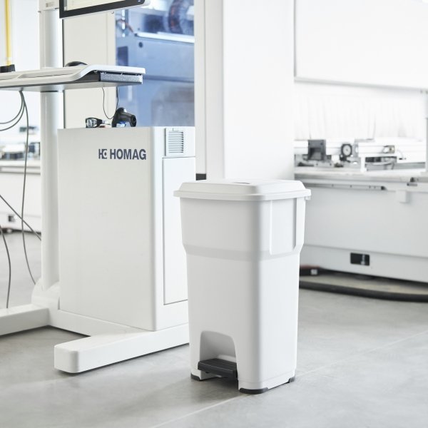 Kosz na śmieci z pedałem HERA 60L czarny