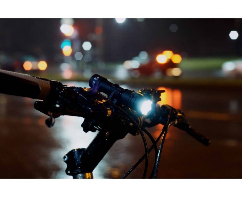 Latarka Armytek Prime C2 Pro Magnet USB White, 2400 lumenów