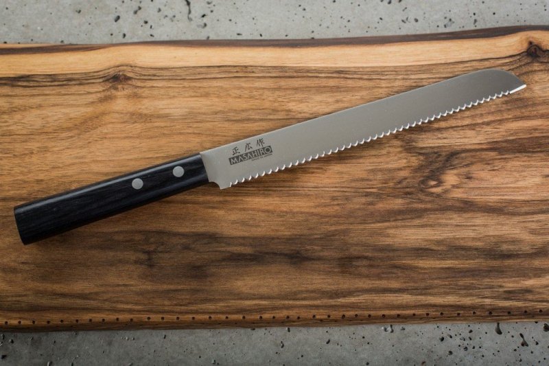 Nóż Masahiro Sankei Bread 21 cm ząbkowany czarny MBS-26