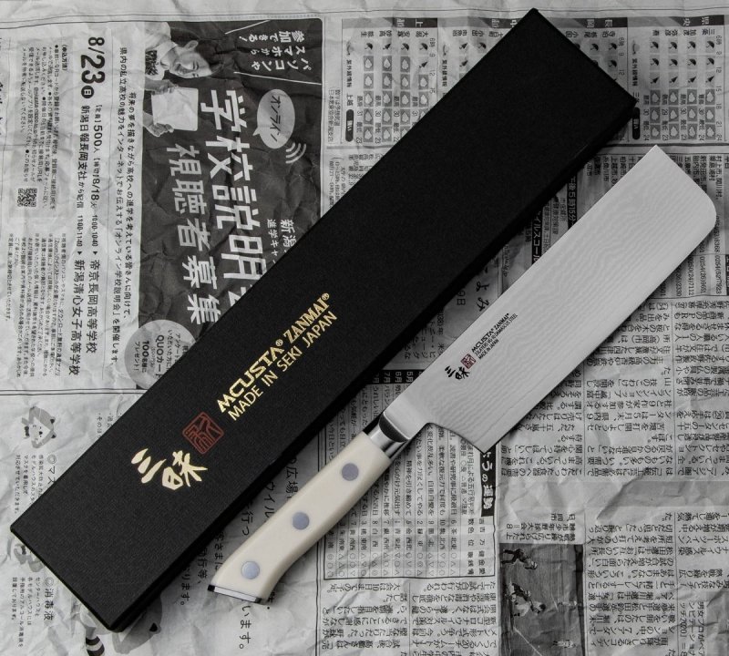 Mcusta Zanmai Classic Damascus Corian Nóż Nakiri 18 cm