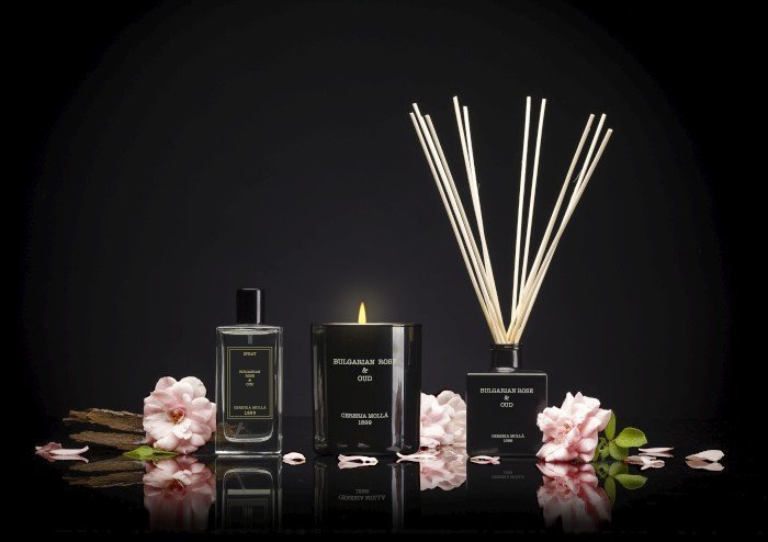 CM - Świeca Premium 230 gr. Bulgarian Rose and Oud