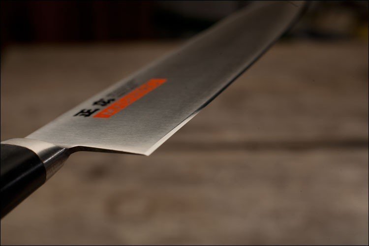 Nóż Masahiro MV-H Santoku 17,5 cm do mięsa, ryb i warzyw