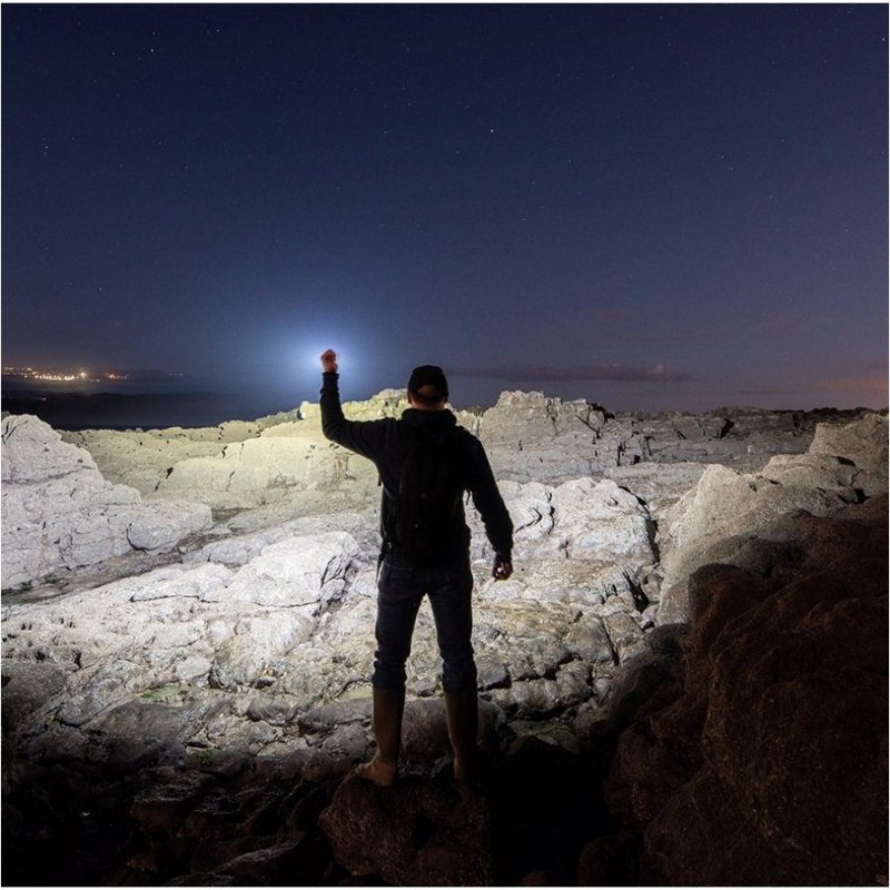 Latarka Diodowa Fenix E35r Czarna