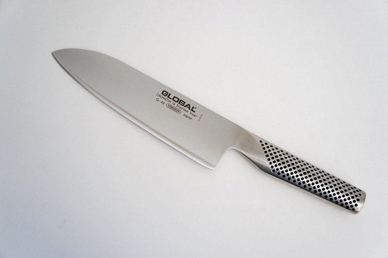 Nóż Santoku Global G-46 - Lekki, wyważony, stal CROMOVA 18, do precyzyjnego krojenia mięsa i warzyw - 18 cm - Global